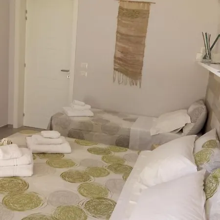 Le Thuje B&B 토레 라필로