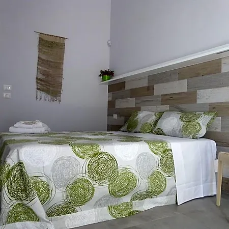 Le Thuje B&B 토레 라필로